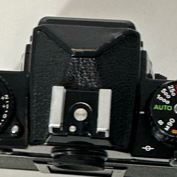 Vintage Nikon FE 35 mm SLR film camera body - Picture 9 of 9